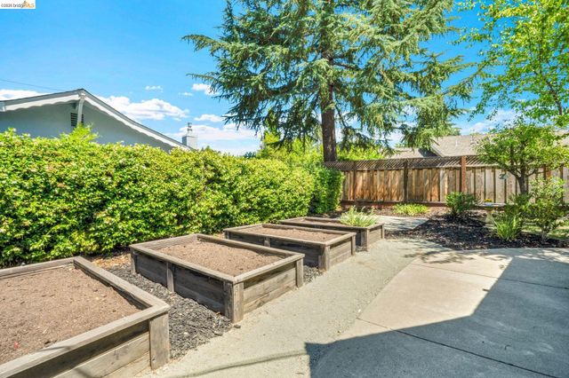 1131 Camino Tassajara, Danville, CA 94526