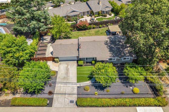 1131 Camino Tassajara, Danville, CA 94526