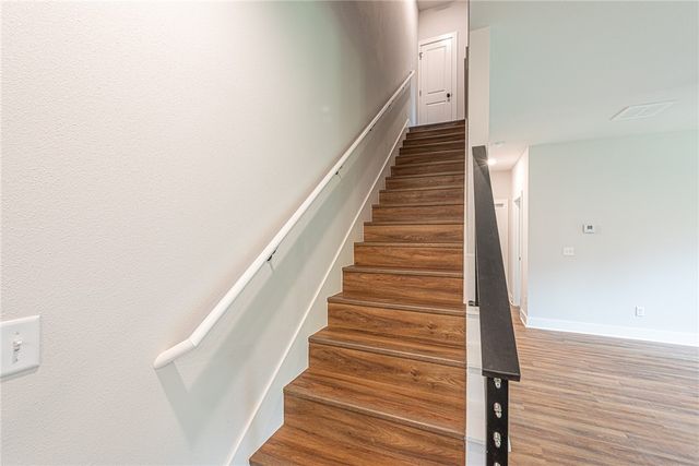 952 S Laramie Heights, Fayetteville, AR 72704