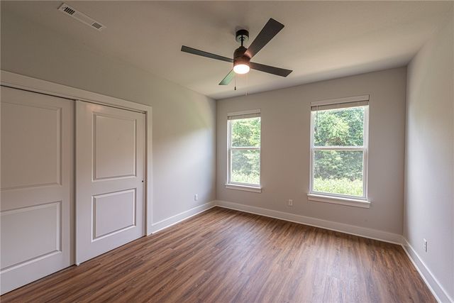 952 S Laramie Heights, Fayetteville, AR 72704