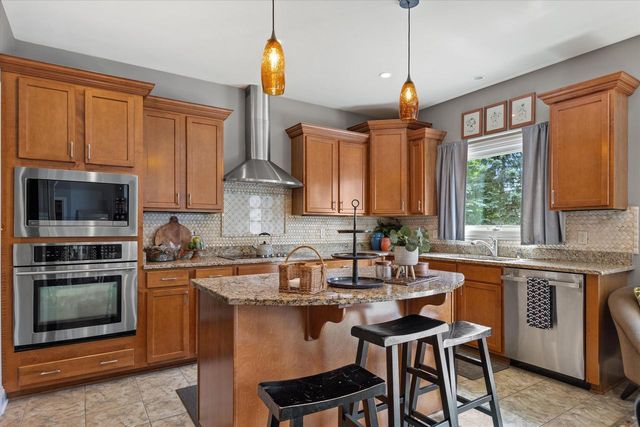1822 Coach House COURT, Racine, WI 53406