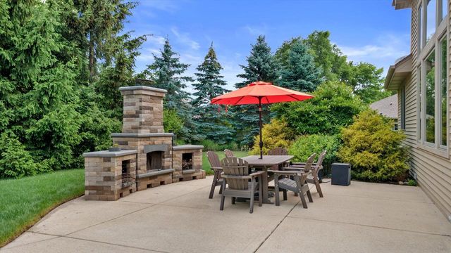 1822 Coach House COURT, Racine, WI 53406
