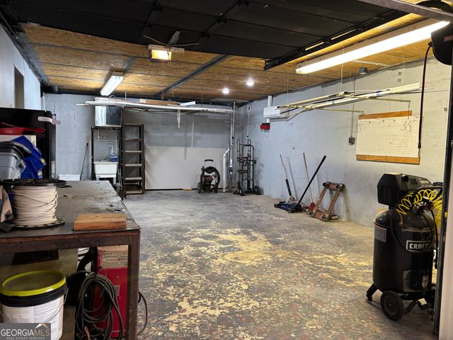 817 Brookside Drive, Winder, GA 30680