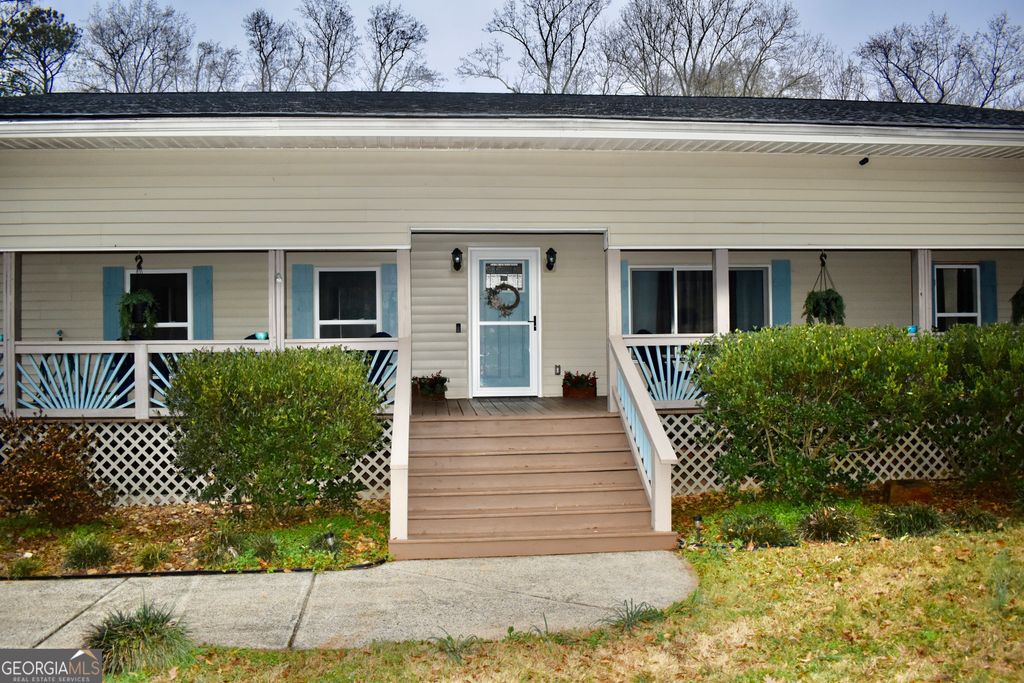 817 Brookside Drive, Winder, GA 30680