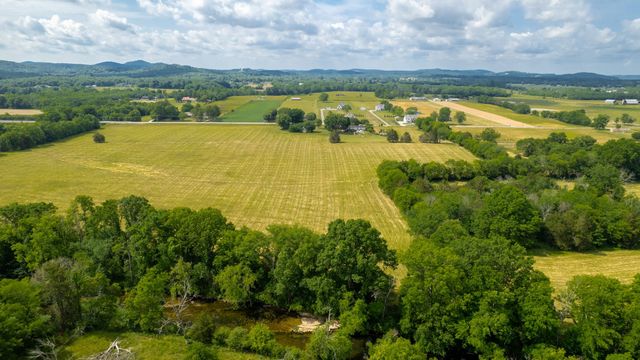 2393 Trousdale Ferry Pike, Lebanon, TN 37087