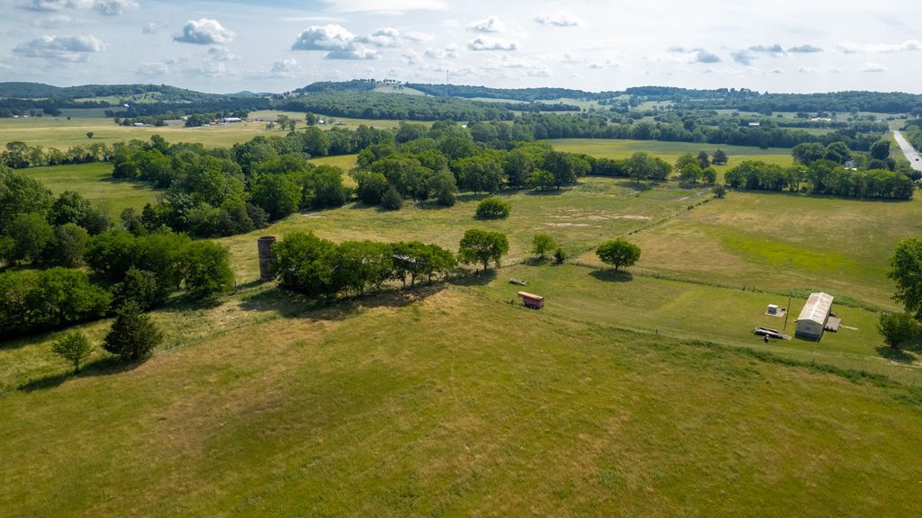 2393 Trousdale Ferry Pike, Lebanon, TN 37087