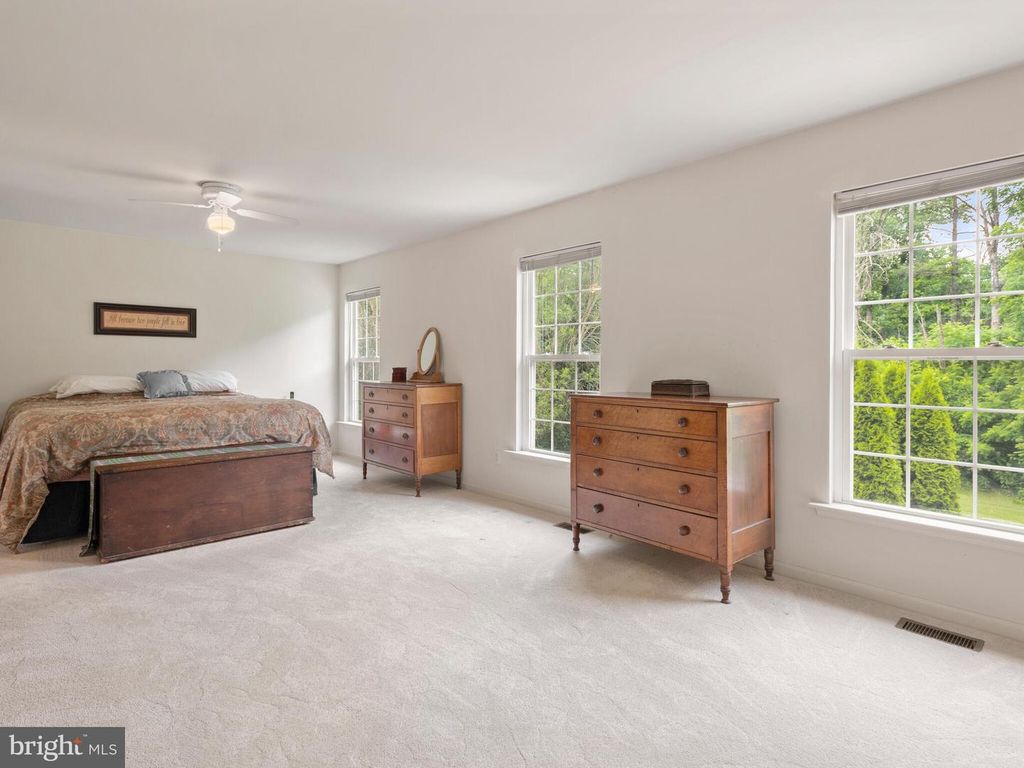 102 BROOKHAVEN LN, Downingtown, PA 19335