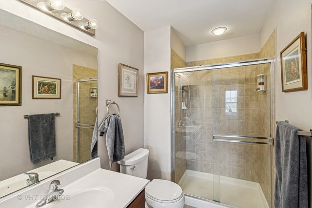 390 W Mahogany Court 606, Palatine, IL 60067