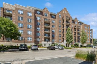 390 W Mahogany Court 606, Palatine, IL 60067