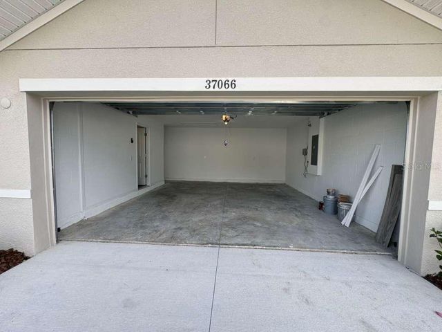 37066 KINGS CROWN DRIVE, Zephyrhills, FL 33541