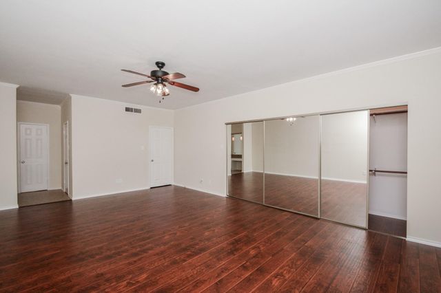 664 Wilcrest 664, Houston, TX 77042