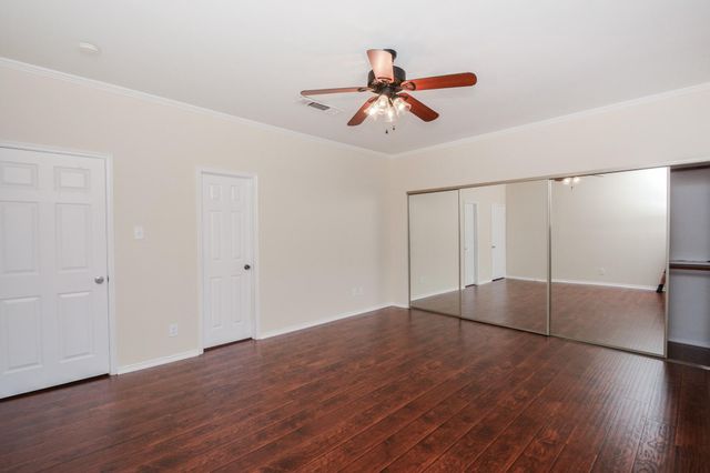664 Wilcrest 664, Houston, TX 77042
