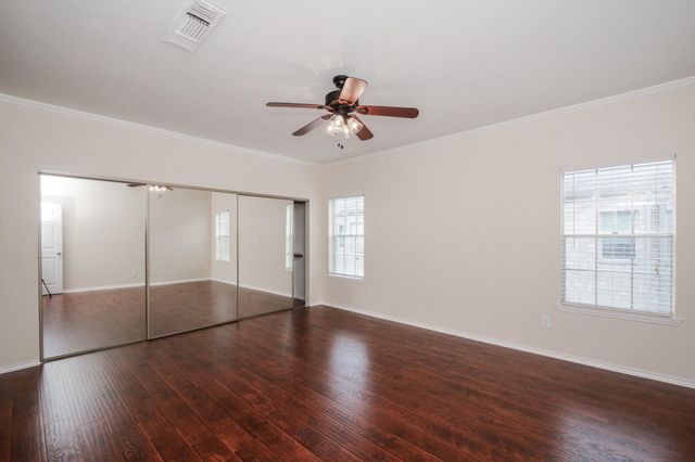 664 Wilcrest 664, Houston, TX 77042