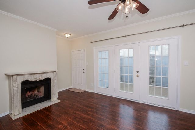 664 Wilcrest 664, Houston, TX 77042