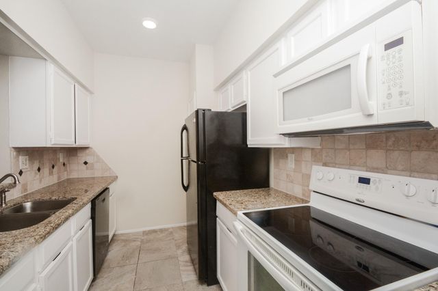 664 Wilcrest 664, Houston, TX 77042
