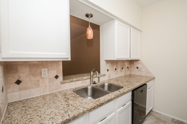 664 Wilcrest 664, Houston, TX 77042