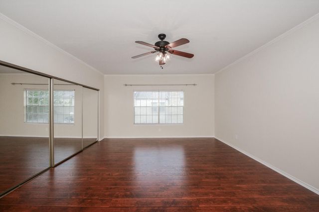 664 Wilcrest 664, Houston, TX 77042