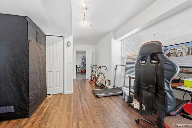 24768 Christina Drive, Flat Rock, MI 48134