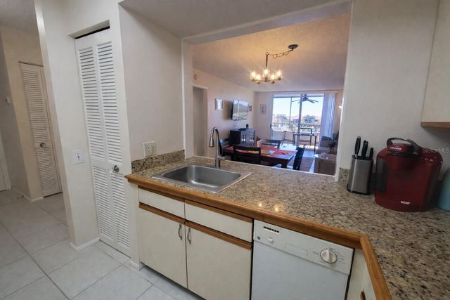 2333 FEATHER SOUND DRIVE B406, Clearwater, FL 33762