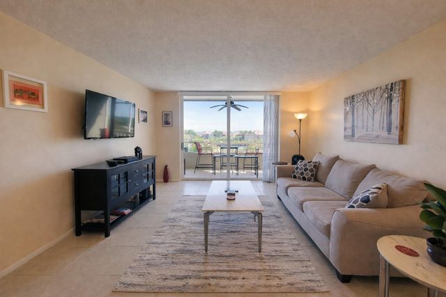 2333 FEATHER SOUND DRIVE B406, Clearwater, FL 33762