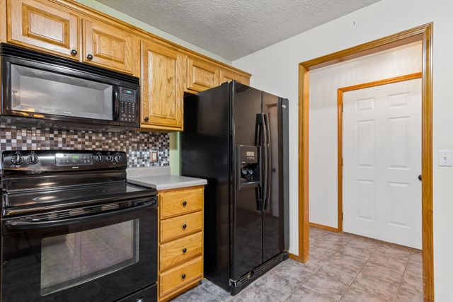 3839 W Village Terrace, Springfield, MO 65810