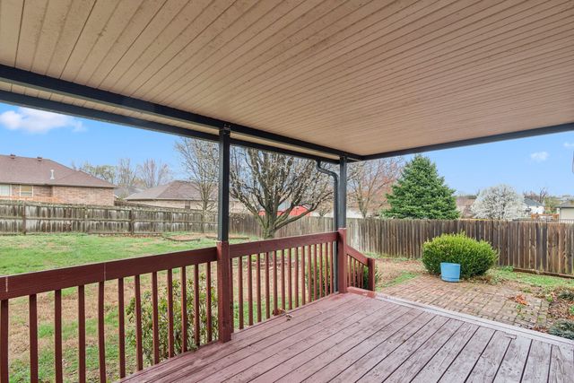 3839 W Village Terrace, Springfield, MO 65810