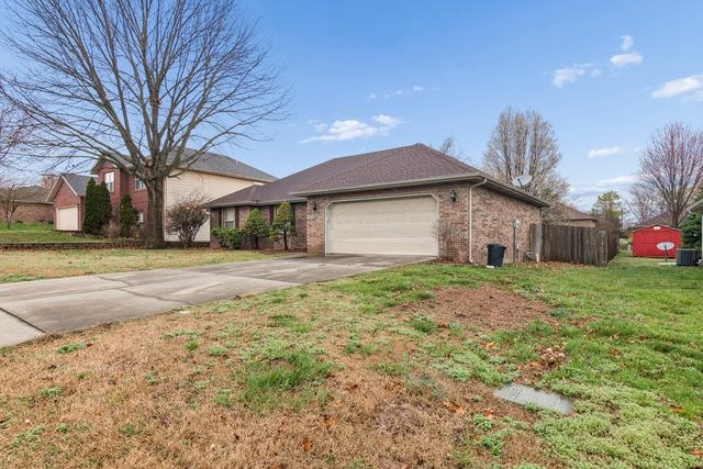 3839 W Village Terrace, Springfield, MO 65810