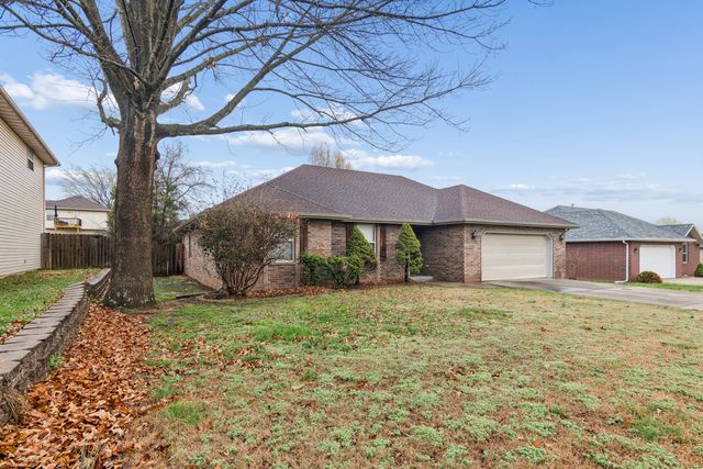 3839 W Village Terrace, Springfield, MO 65810