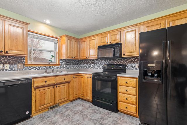 3839 W Village Terrace, Springfield, MO 65810