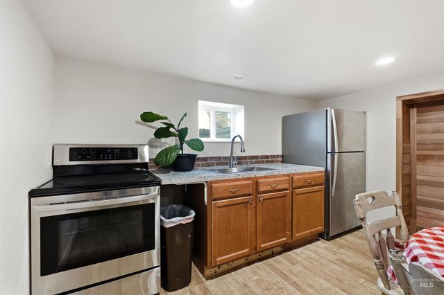 28627 Emmett Rd, Caldwell, ID 83607