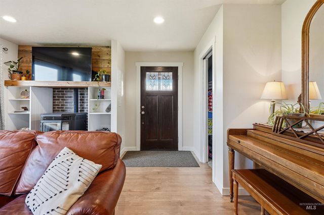 28627 Emmett Rd, Caldwell, ID 83607