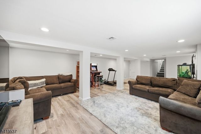 28 Raynor Rd, Morris Twp., NJ 07960