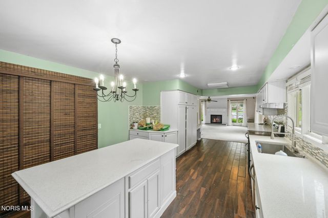 5312 Fredelia Drive, Toledo, OH 43623