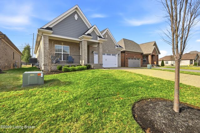 1302 Conservatory Ln, Louisville, KY 40223