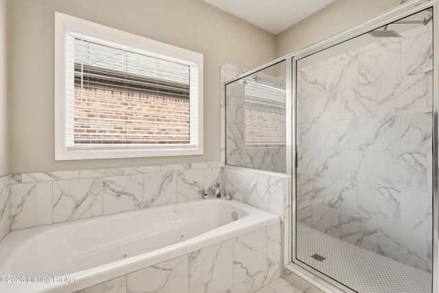 1302 Conservatory Ln, Louisville, KY 40223