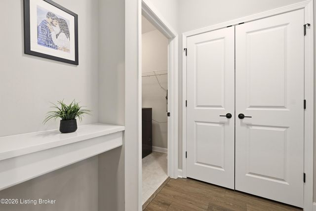 1302 Conservatory Ln, Louisville, KY 40223