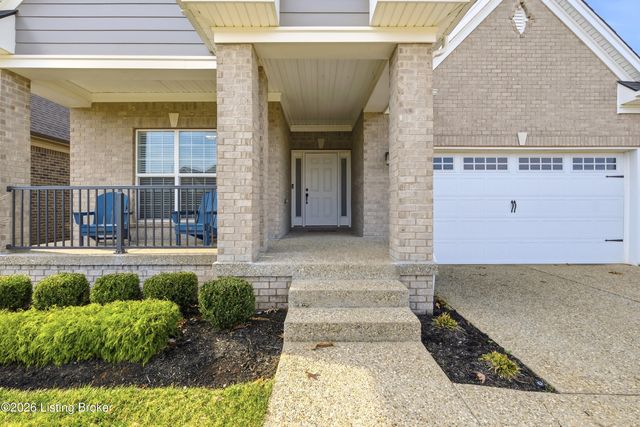 1302 Conservatory Ln, Louisville, KY 40223