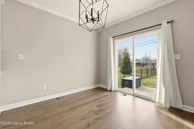 1302 Conservatory Ln, Louisville, KY 40223