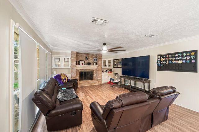 715 Marne Lane, Houston, TX 77090