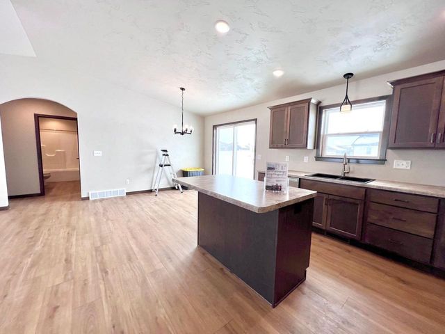 2040 RED FOX LANE, Kaukauna, WI 54130