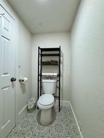 889 Quail Creek Circle, Pottsboro, TX 75076