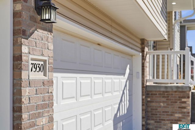 7930 Mandalay Drive, Lincoln, NE 68516