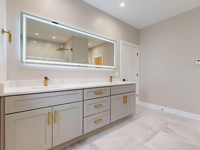 80 Sawmill Creek Trail, Saginaw, MI 48603