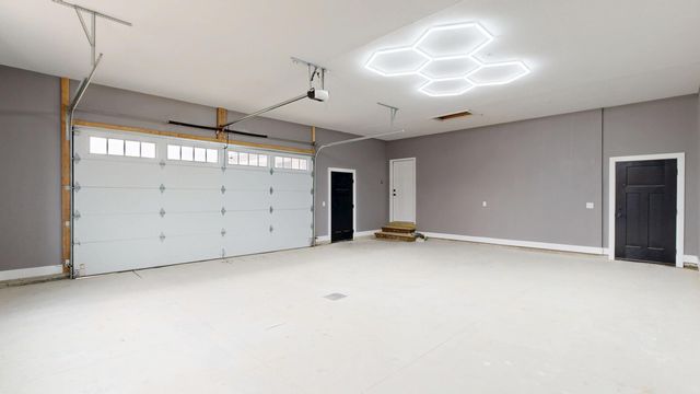 80 Sawmill Creek Trail, Saginaw, MI 48603