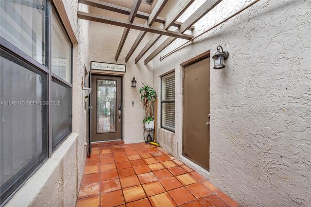 8202 NW 100th Dr, Tamarac, FL 33321