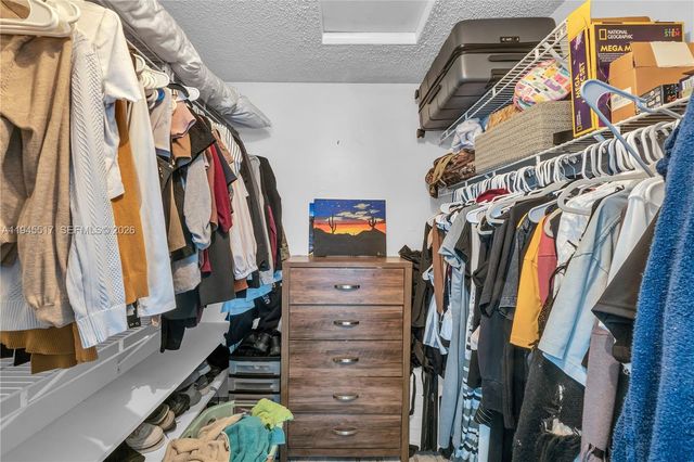 8202 NW 100th Dr, Tamarac, FL 33321