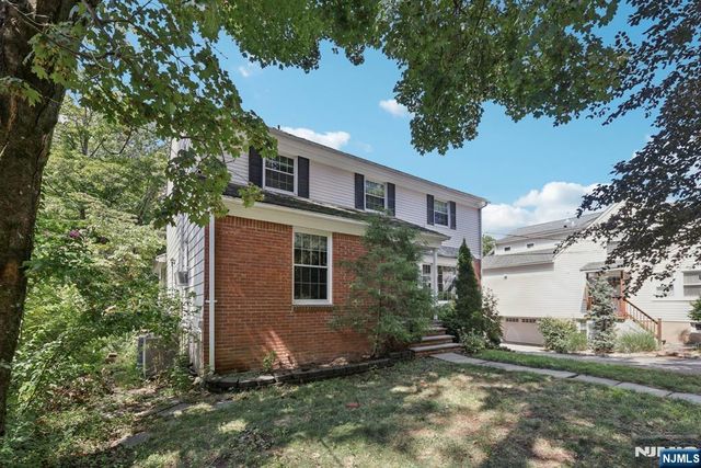 15 Orton Road, West Caldwell, NJ 07006