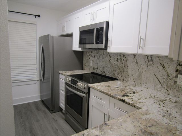 818 W Collins Street, Denton, TX 76201
