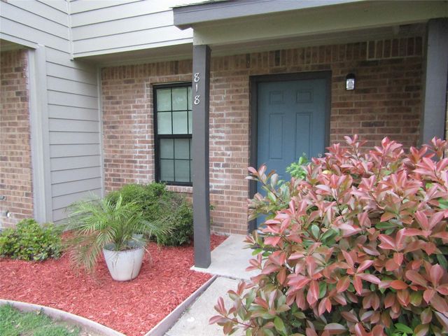818 W Collins Street, Denton, TX 76201