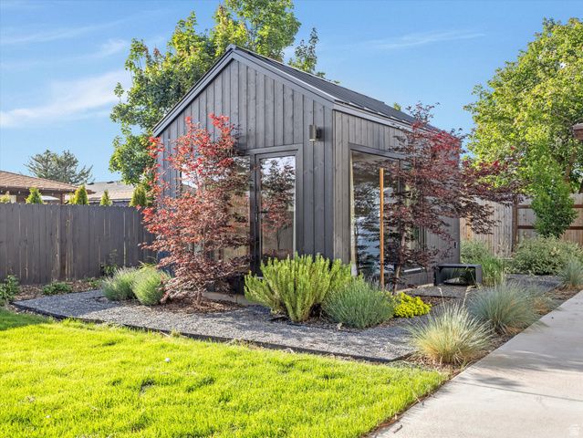 11462 S HIDDEN VALLEY BLVD, Sandy, UT 84092